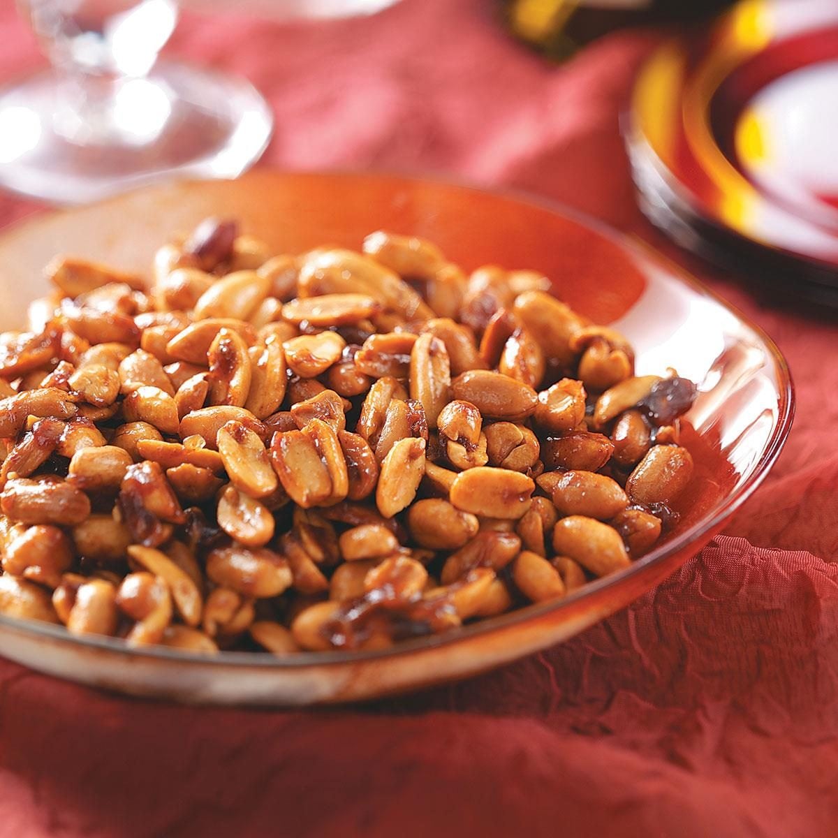 Cinnamon glazed peanuts