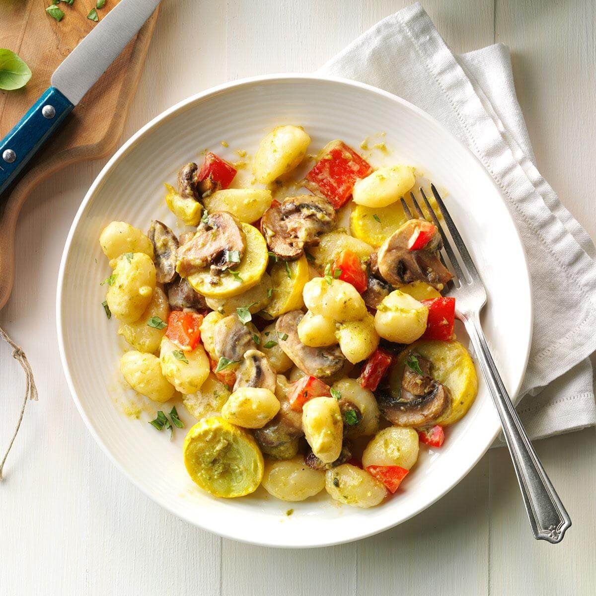 20 Recipes That Start with a Jar of Alfredo Sauce