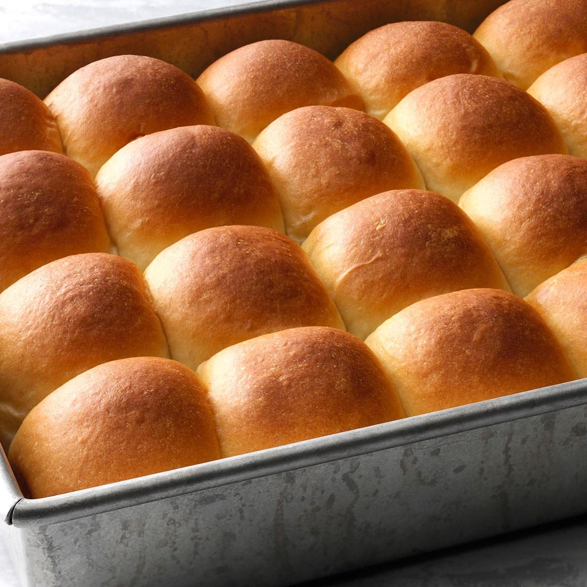 21 Thanksgiving Bread Recipes to Round Out Your Table