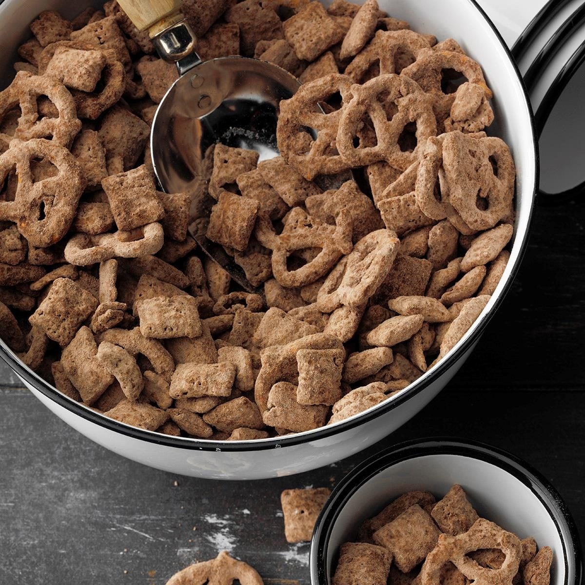 Pretzel Puppy Chow