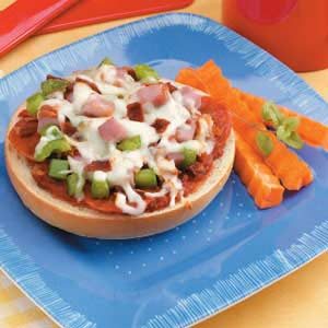 Supreme Bagel Pizzas