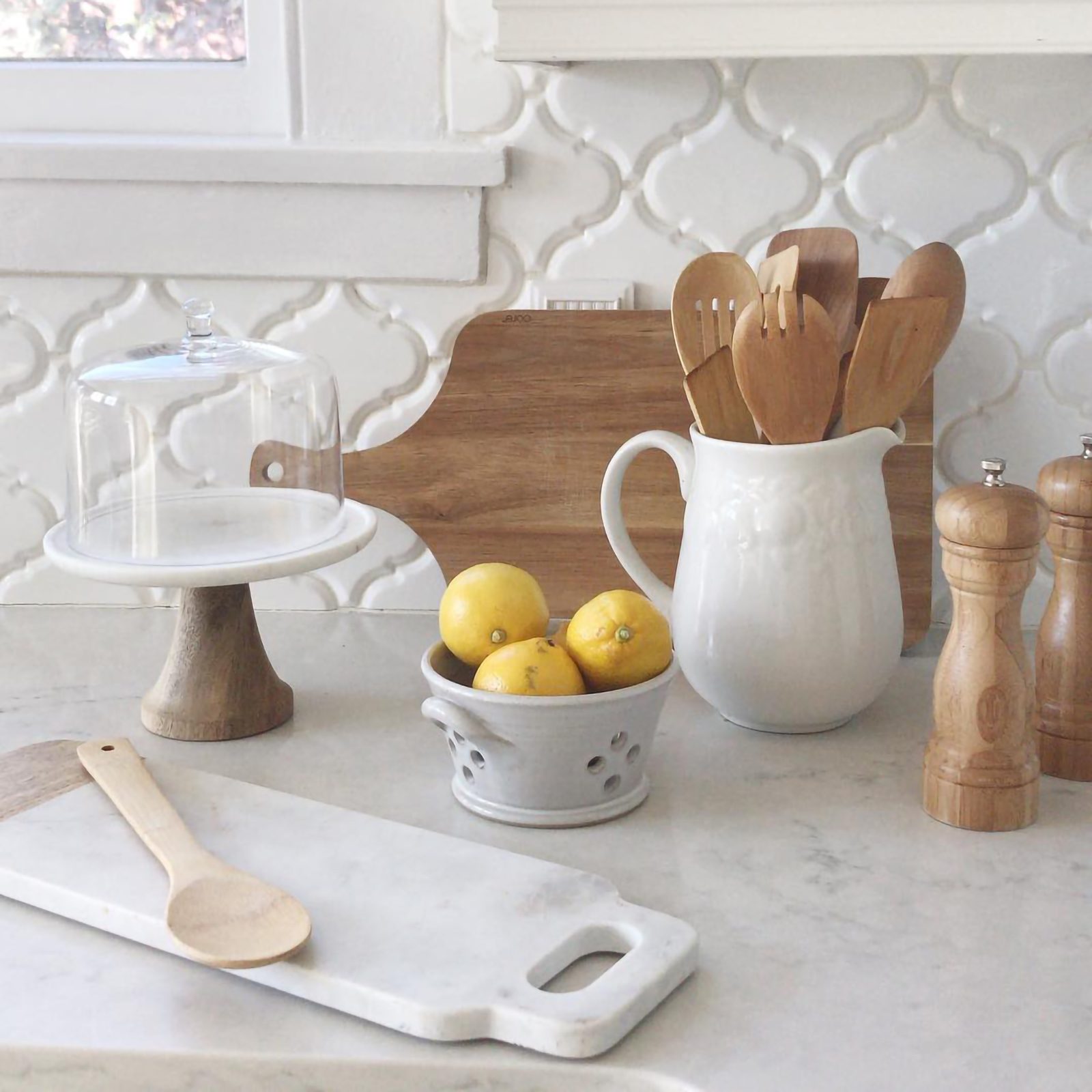 Dammask Backsplash