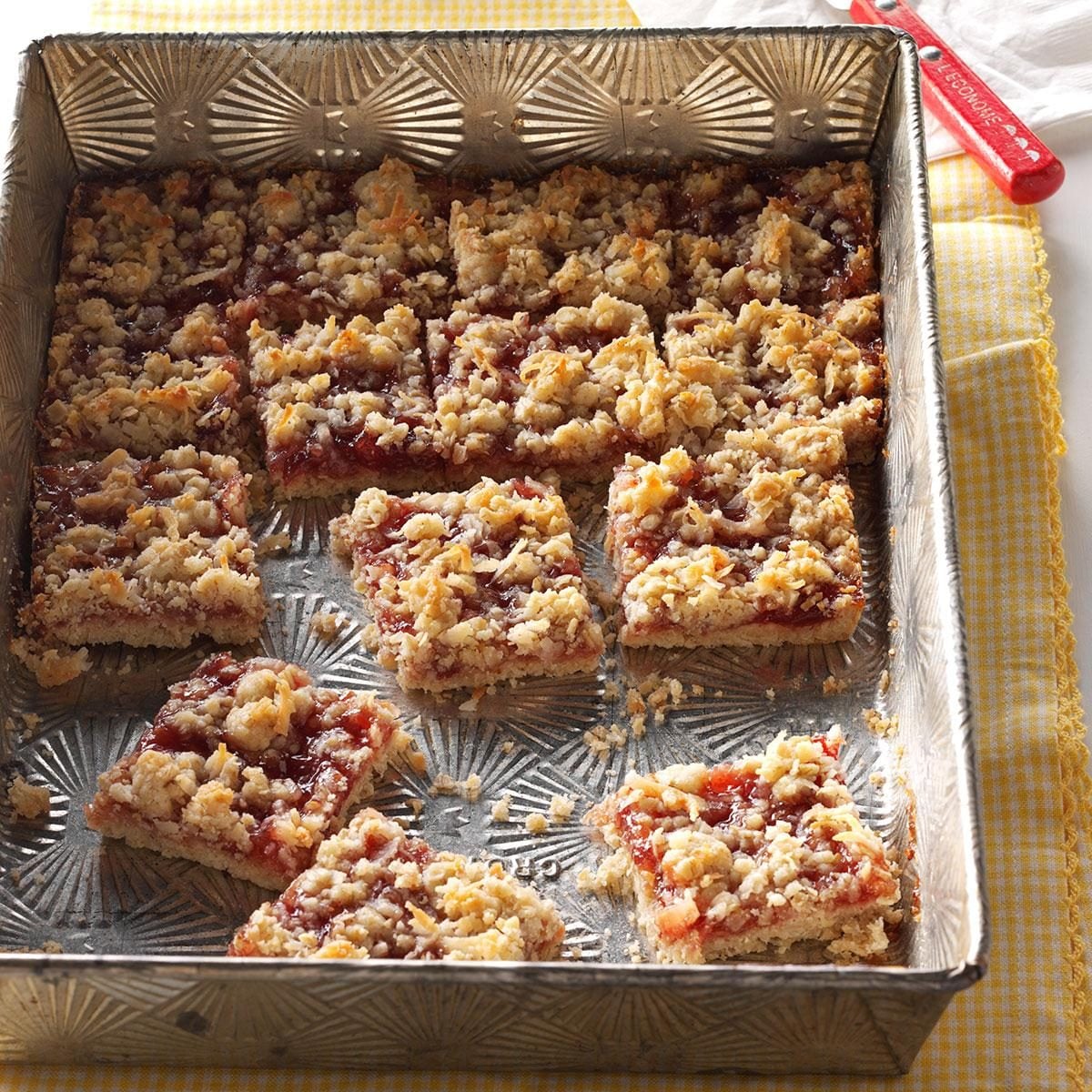 5 Pieces of Vintage-Style Bakeware That’ll Really Take You Back
