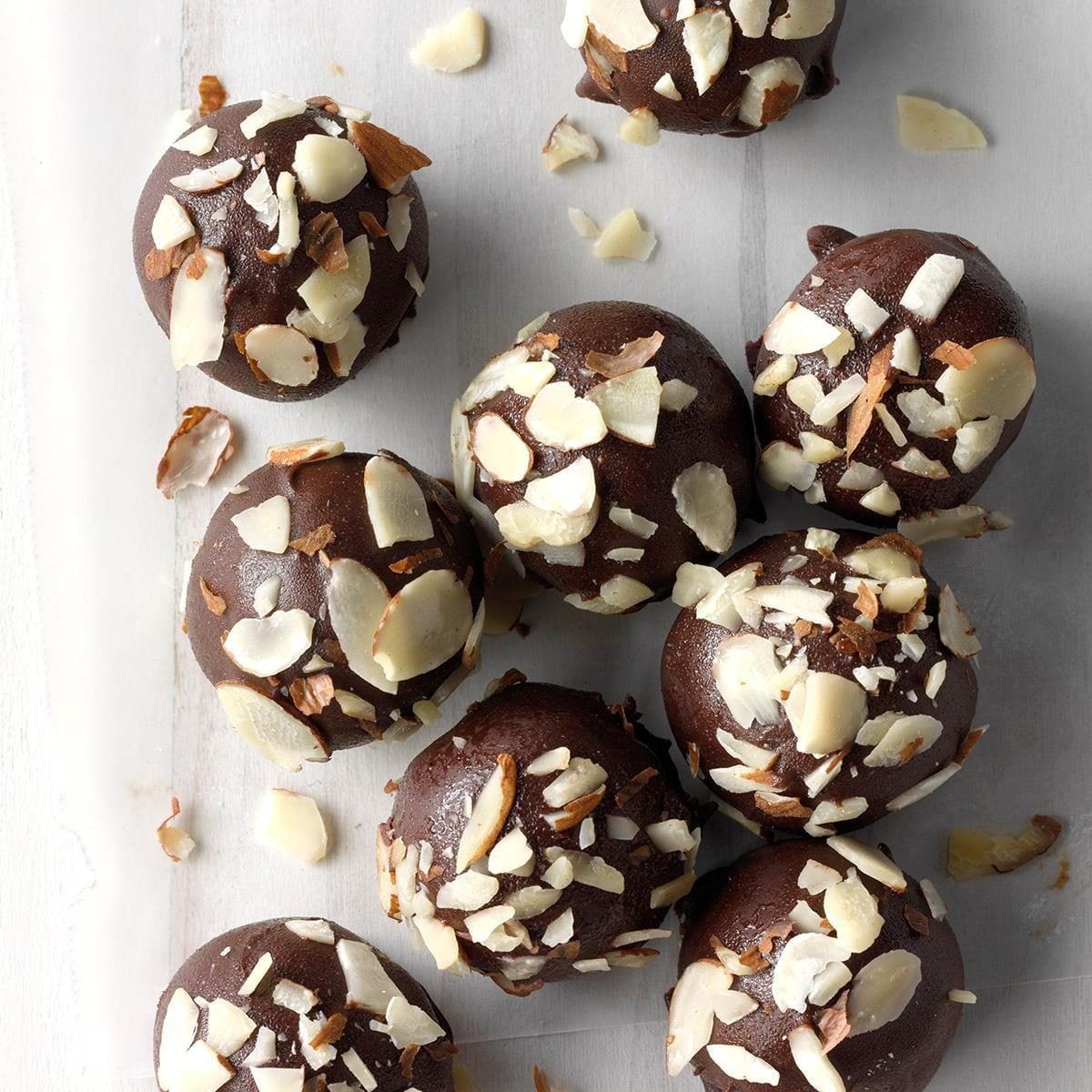 Chocolate Lebkuchen Cherry Balls Exps Thd18 225781 C07 26 3b 2
