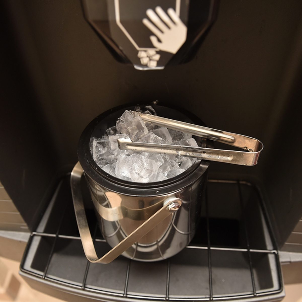 Ice cubes maker