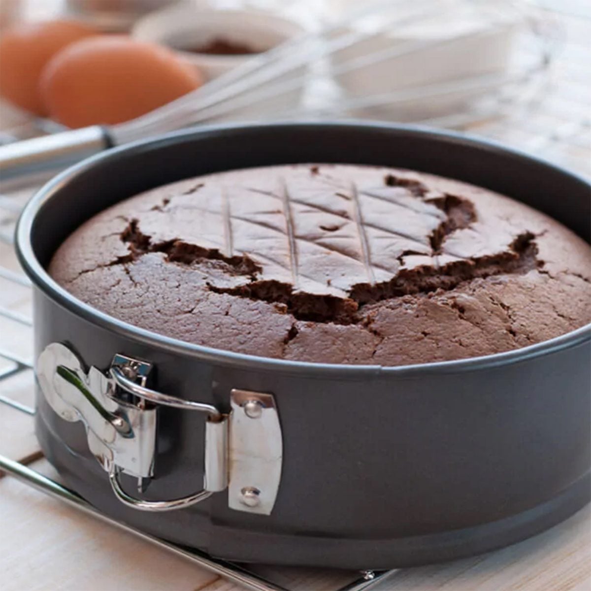 cracked cake
