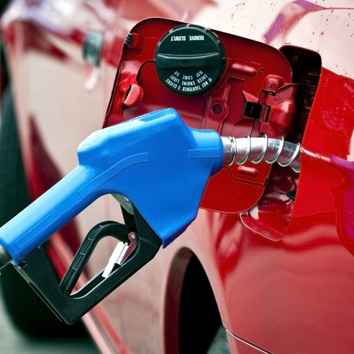 Filling gas tank