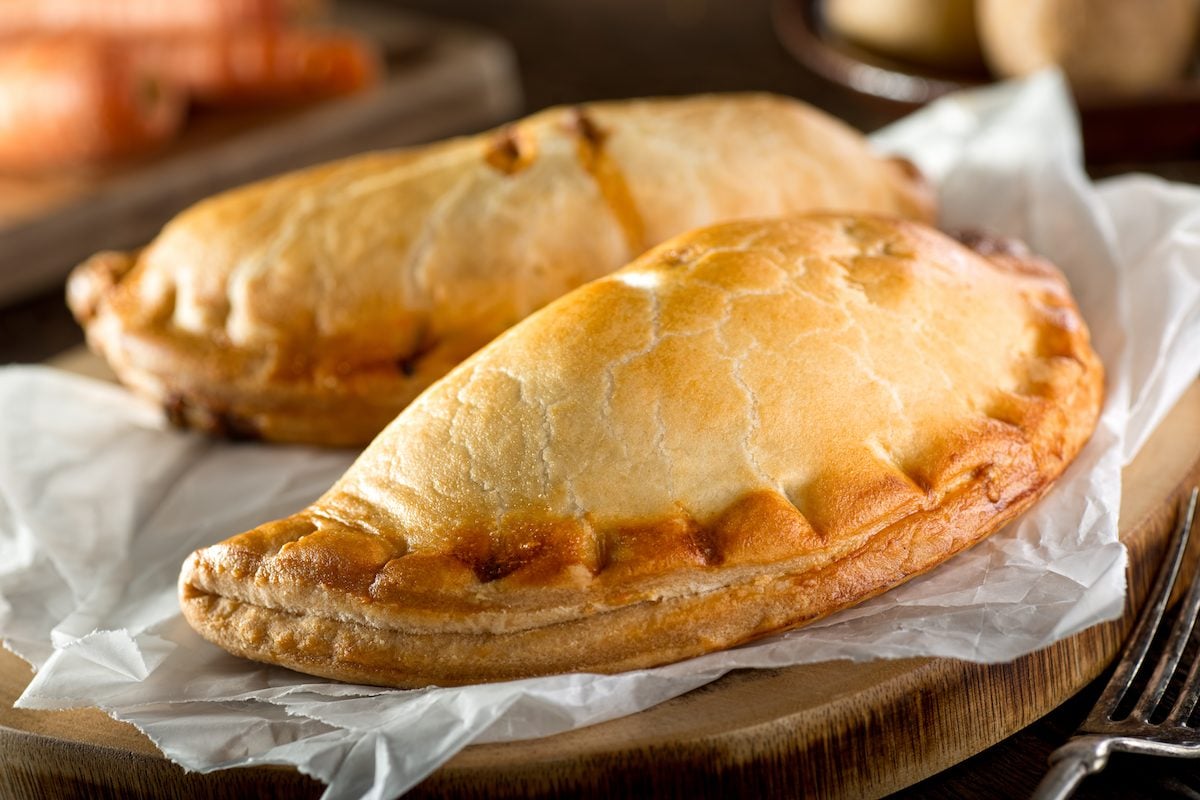 How to Make a Homemade Ham and Cheese Hot Pocket