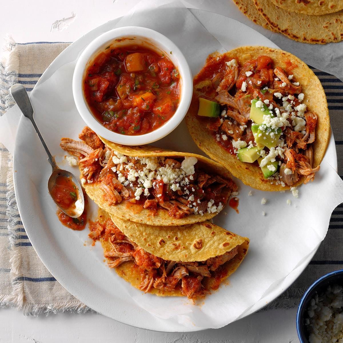 Pork Tacos With Mango Salsa Exps Sddj17 198169 B08 11 3b Basedon 2