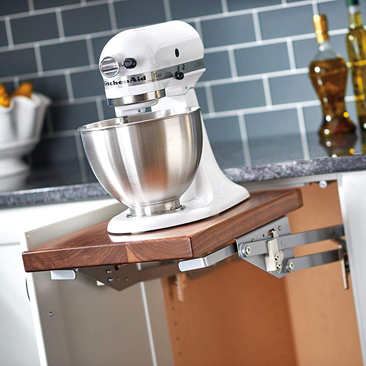 Pull-Out Mixer Lift