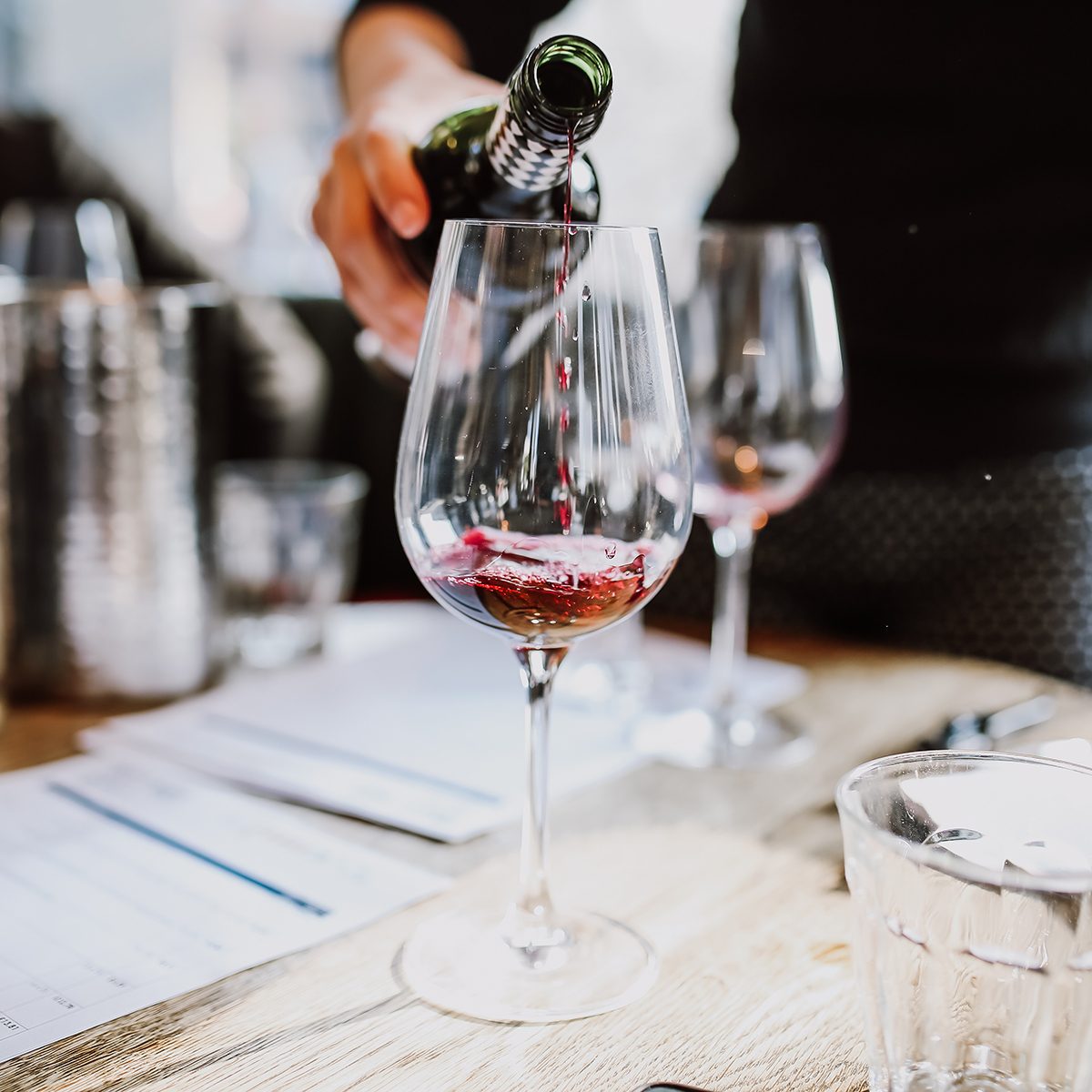Wine pour