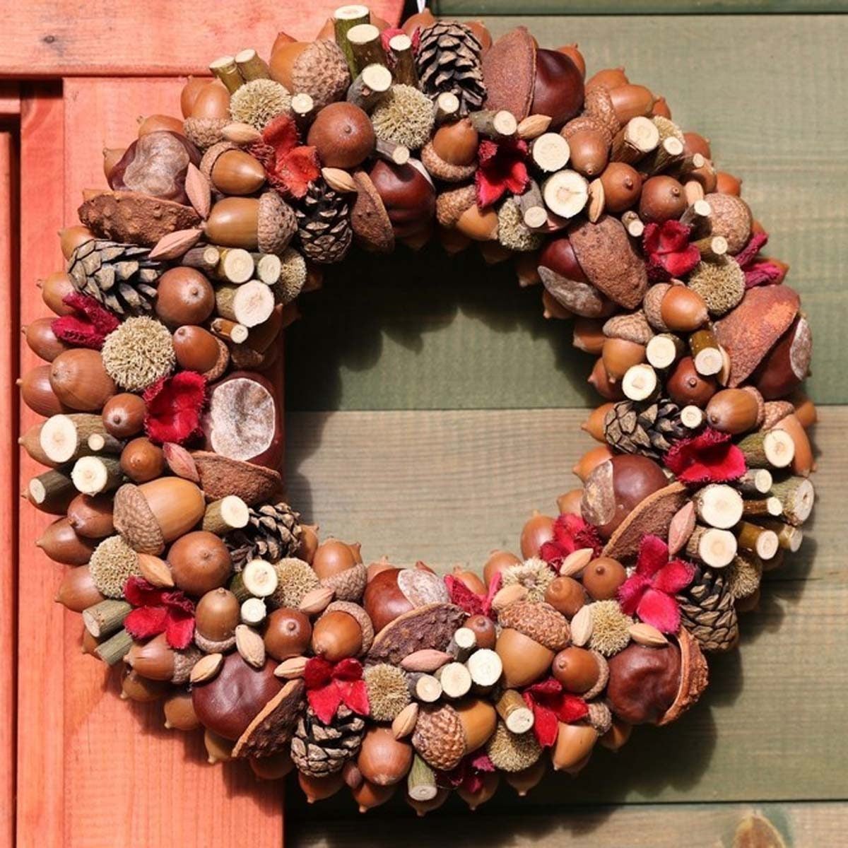 shutterstock_493763137_01 natural fall wreath