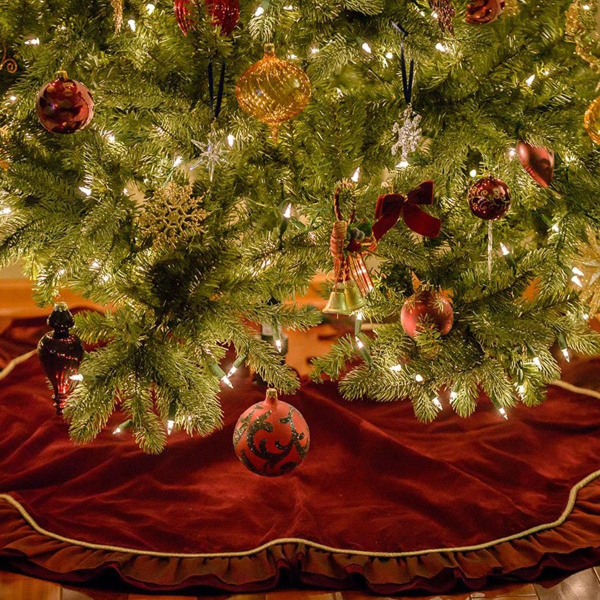 Christmas tree base skirt