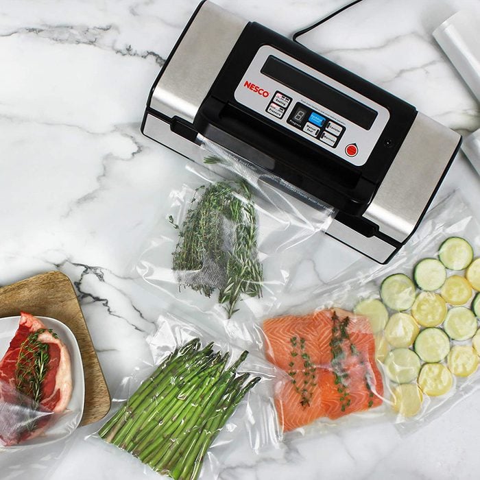 NESCO VS-12, Deluxe Vacuum Sealer