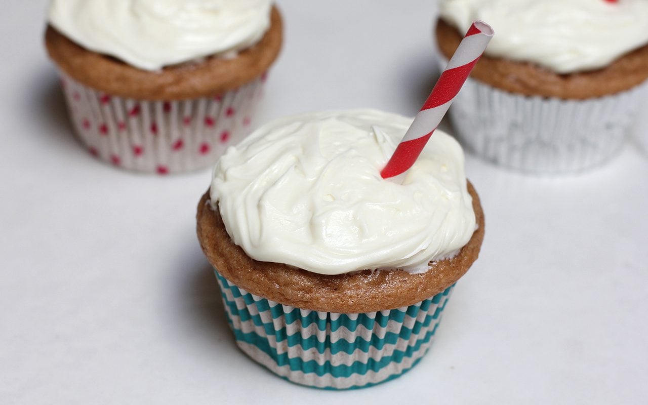 This 2-Ingredient Soda Cake Only Calls for Soda and Cake Mix