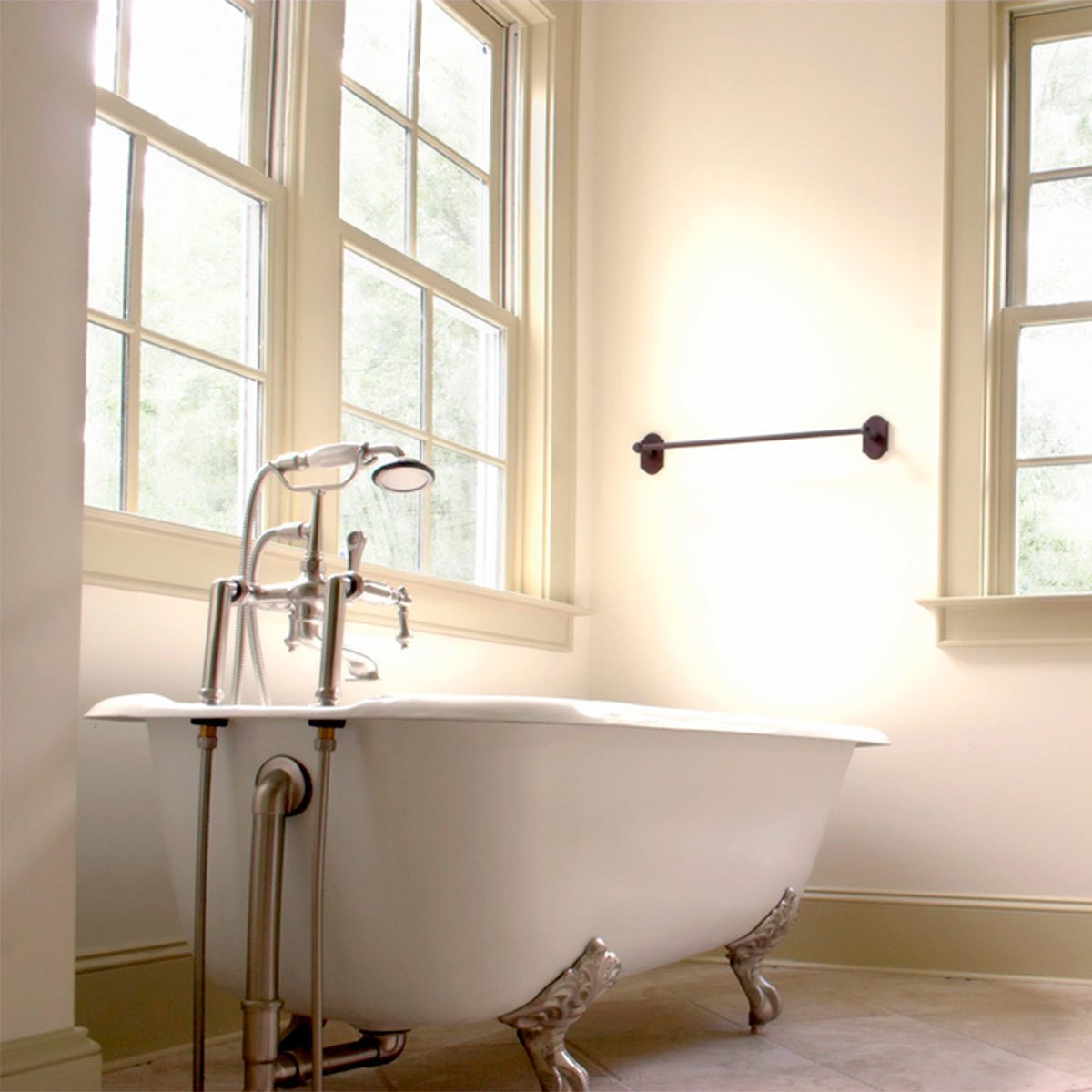 Claw-footed tub