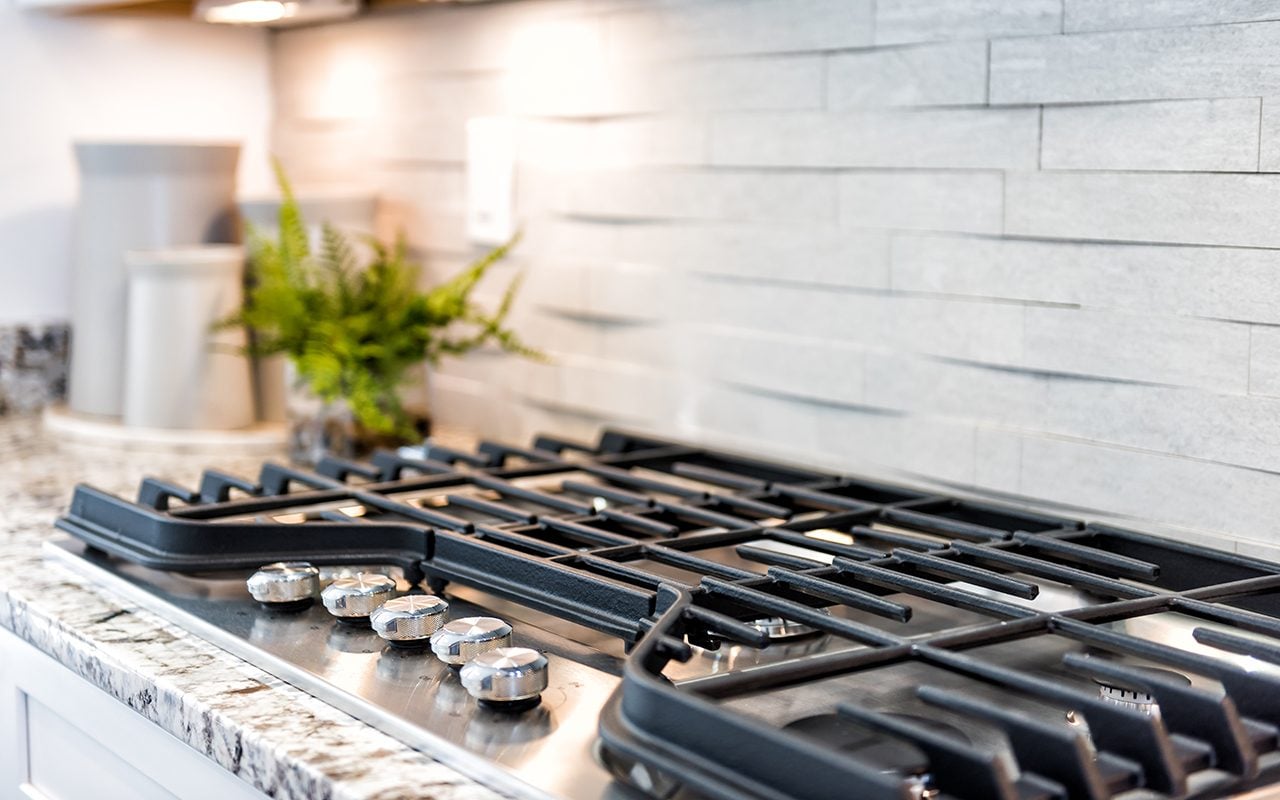 How to Get Grease Off Walls in Your Kitchen