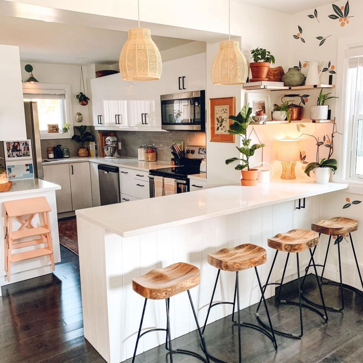 Kitchen with a peninsula