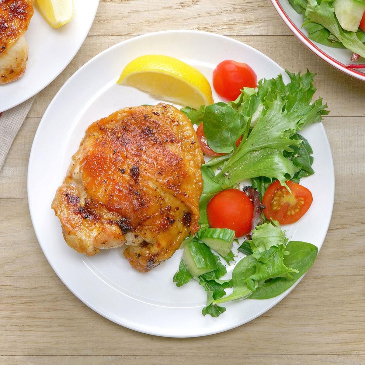 Air Fryer Chicken Thighs Exps Tohvp 261385 Mf 10 19 Airfryerchickenthighs 1