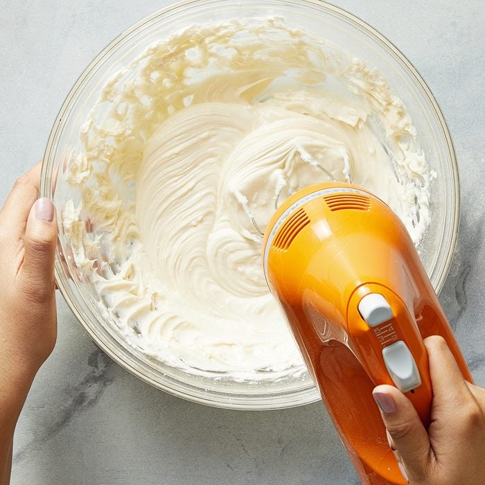 Voraciously One Bowl: Sour Cream Maple Cake With Maple Buttercream Frosting Recipe