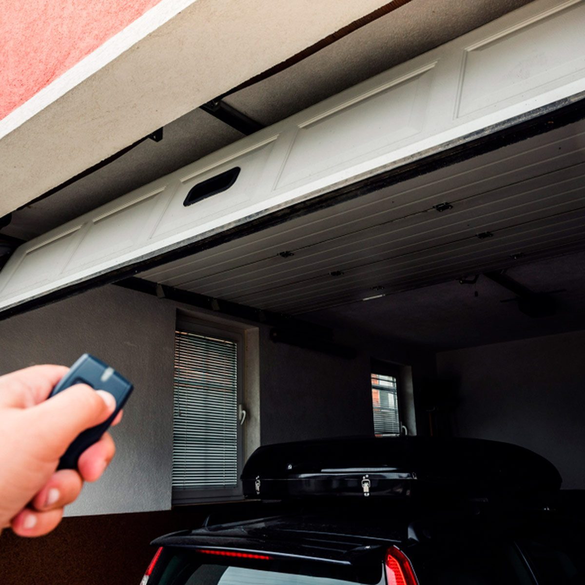 Shutterstock 1112713106 Garage