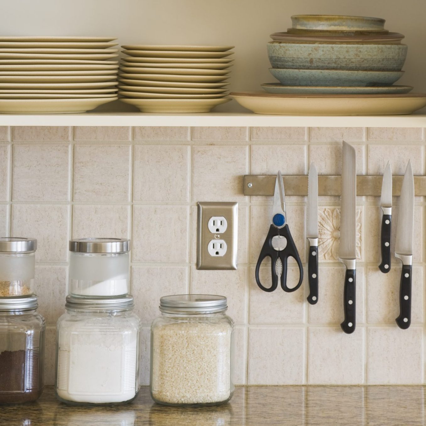 Kitchen outlet