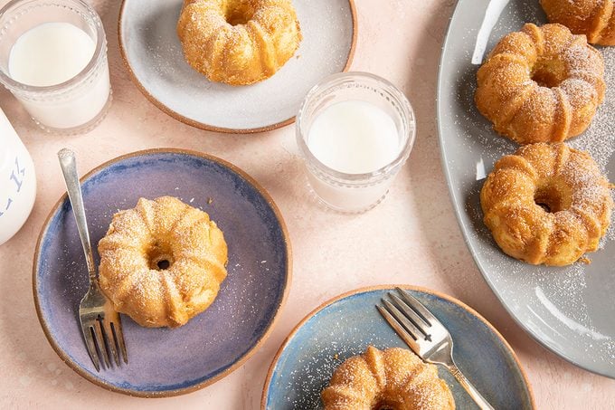 Ght22 3591 St 07 12 Mini Bundt Cakes 10 Crop