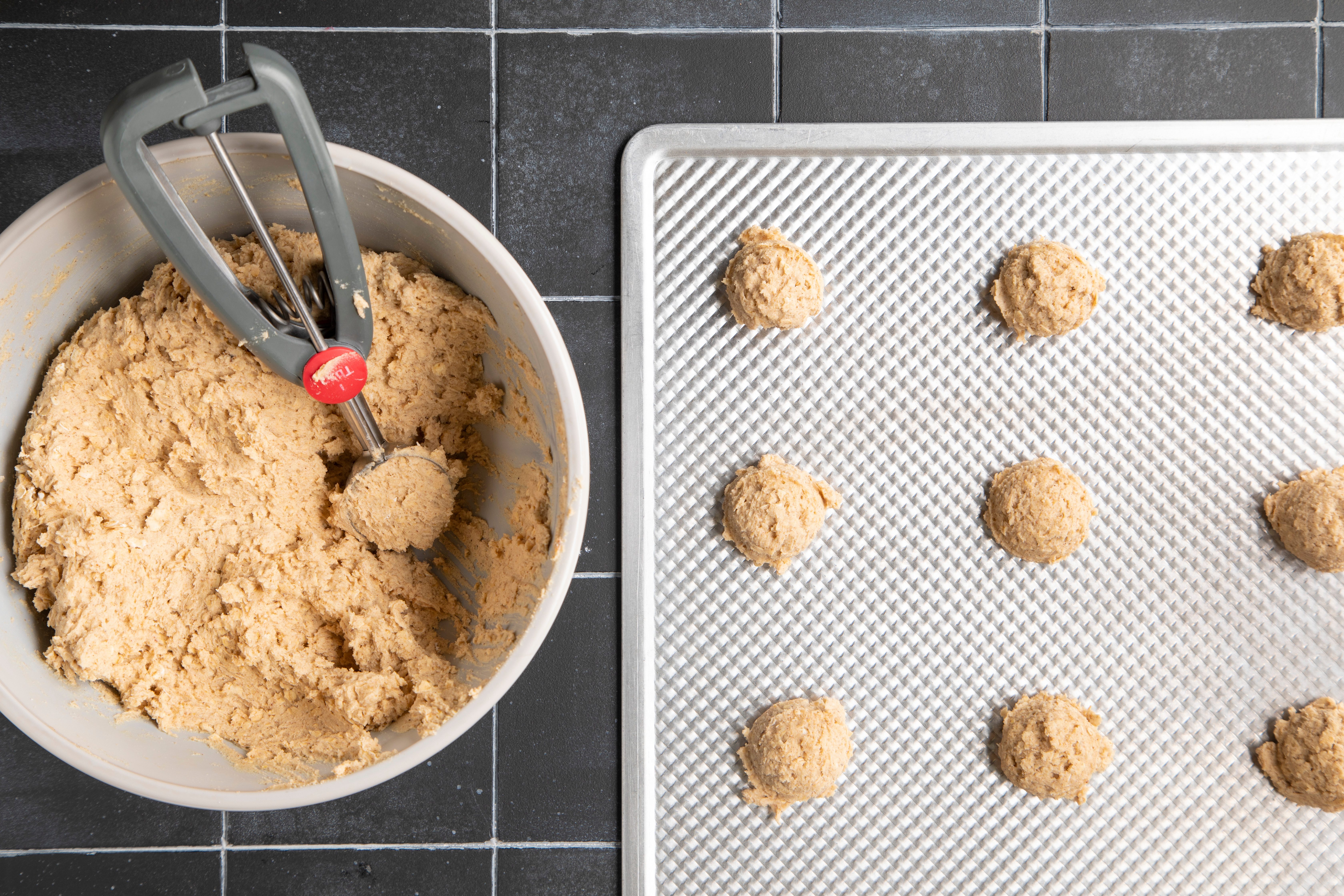 shape the cookies