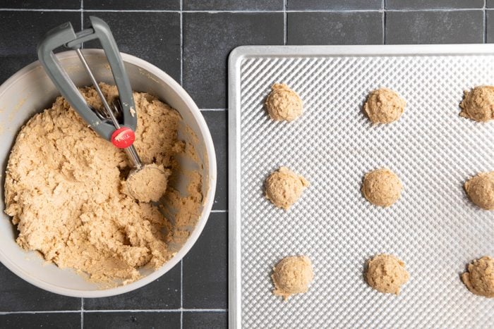 shape the cookies