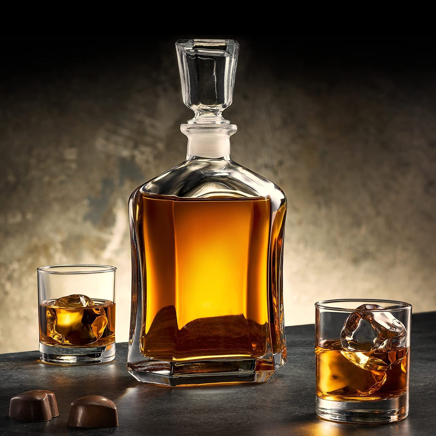 Paksh Capitol Glass Decanter Ecomm Via Amazon.com