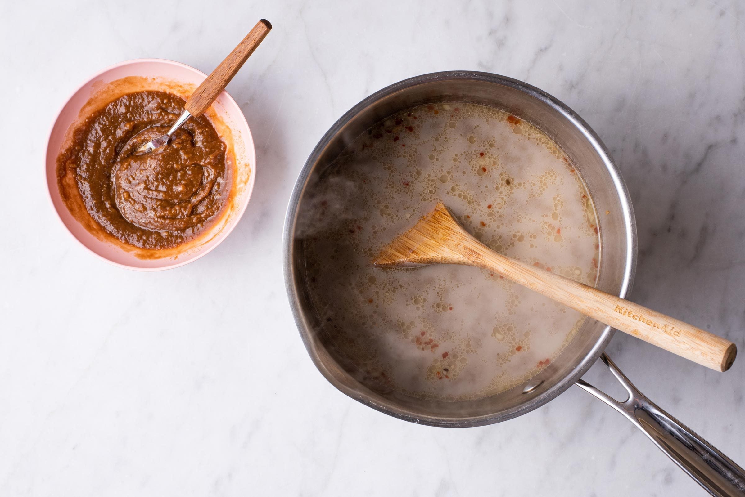 making ramen broth