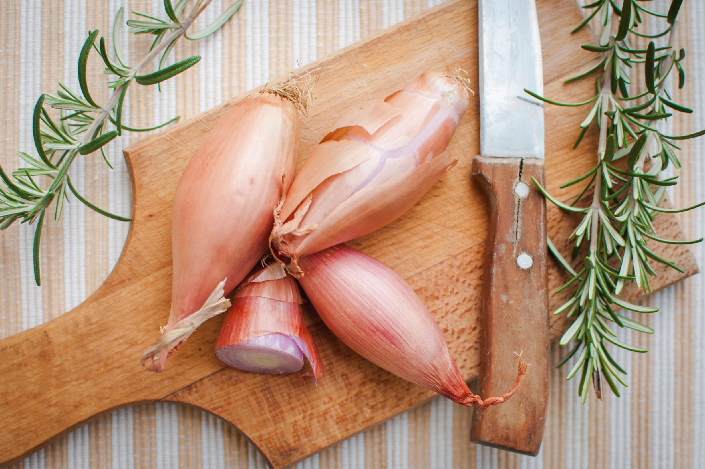 What Is a Shallot and What Does It Taste Like?