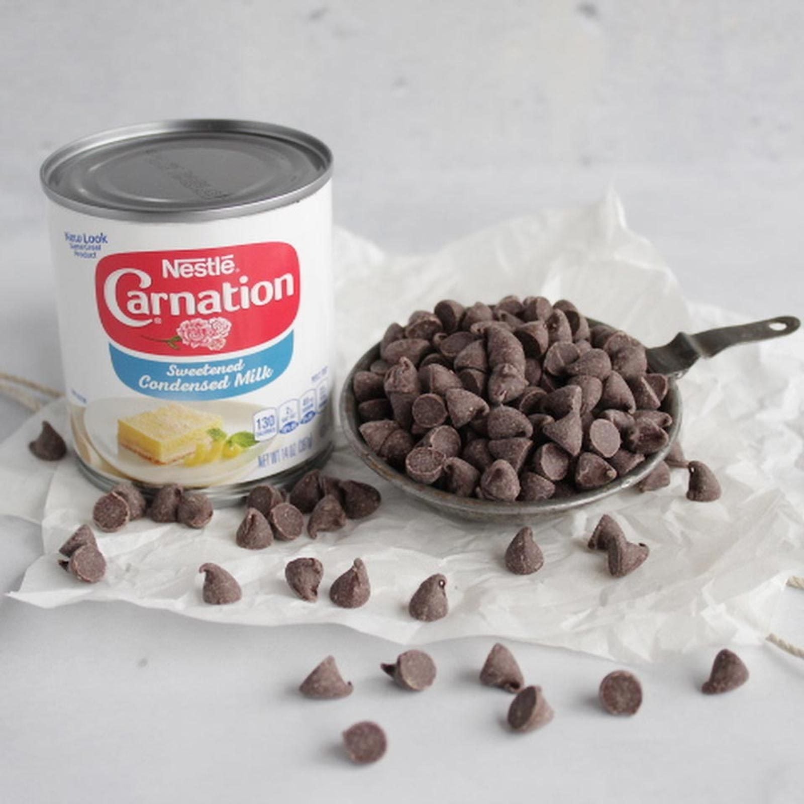 sweetened condensed milk and chocolate chips