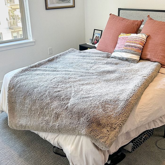 Cozy Earth Cuddle Blanket