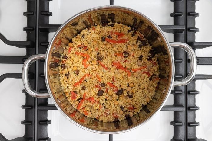 Ingredients in the pot after simmering and water was absorved.