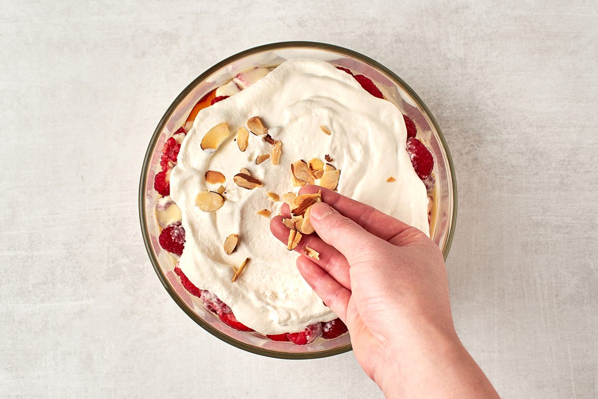 Sprinkle almonds