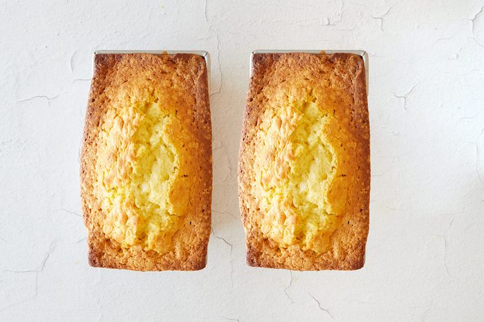 Bake the whipping cream pound cake