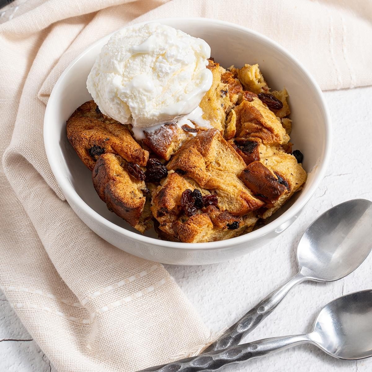 Slow-Cooker Cinnamon Roll Pudding