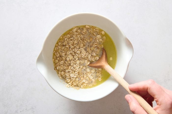 Preparing the oats