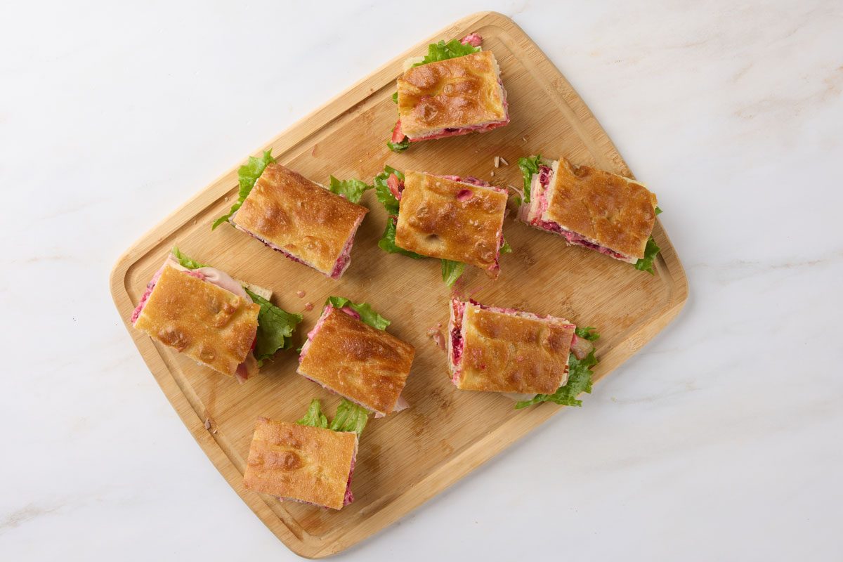 cut the sandwich