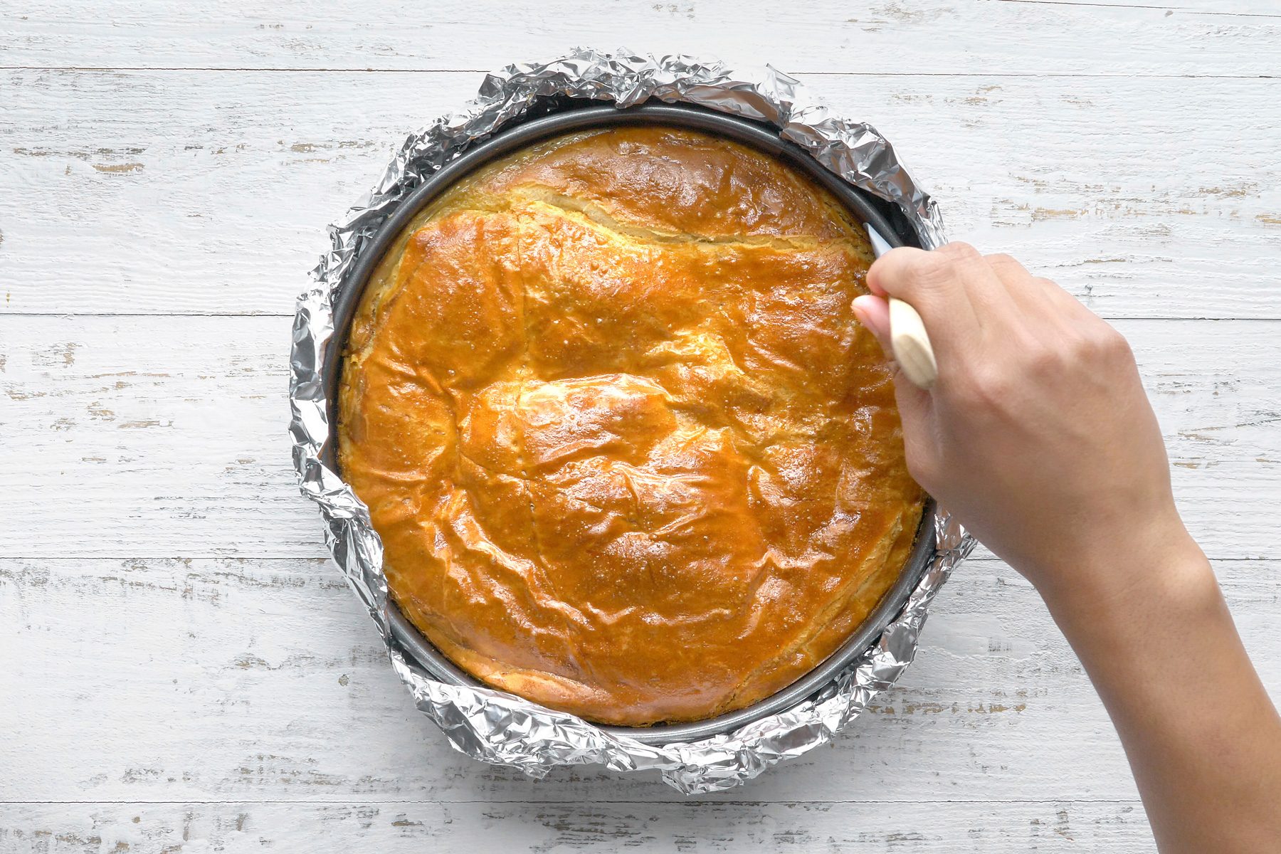 remove rim from pan