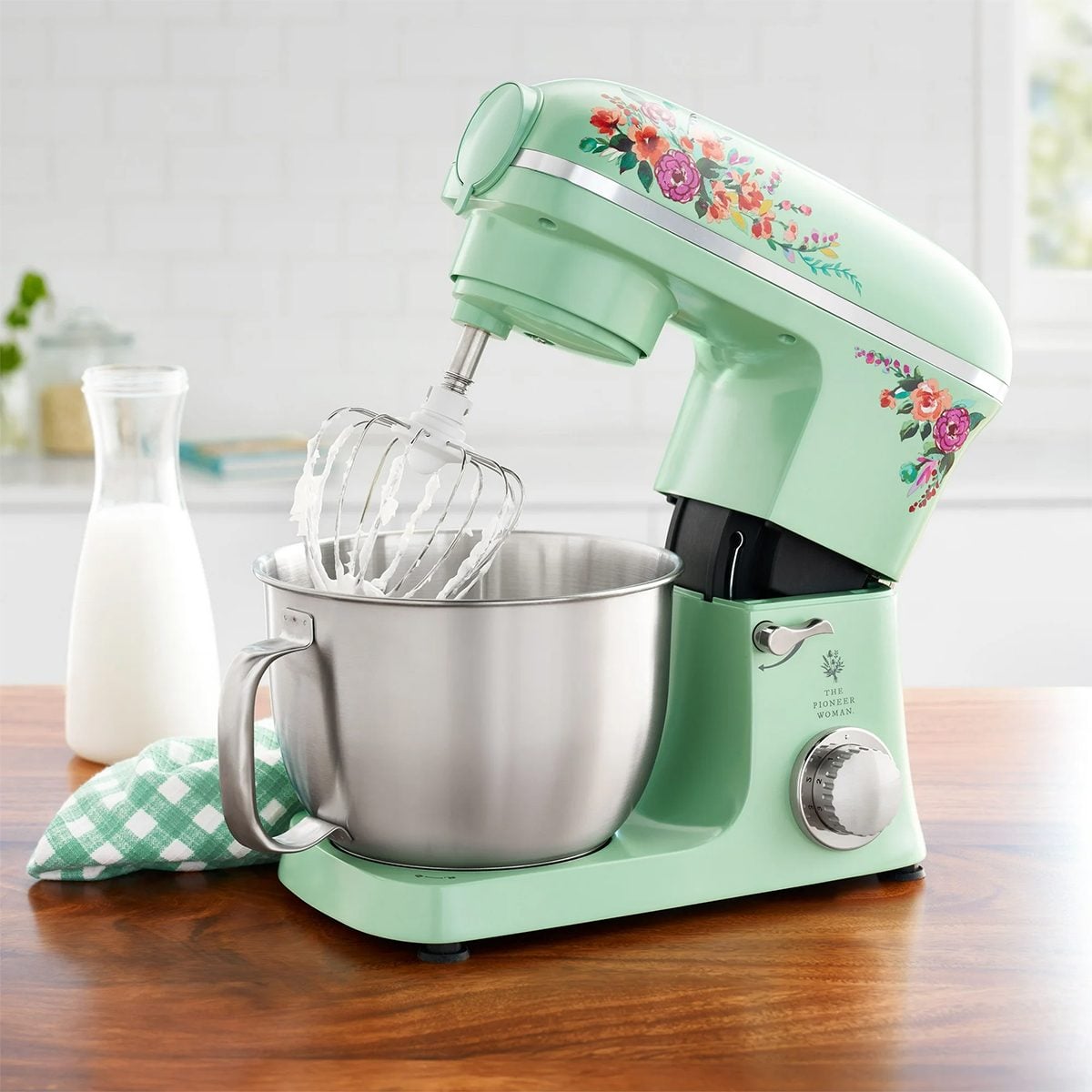 A Pioneer Woman Stand Mixer Just Dropped—And It’s a Budget-Friendly Beauty