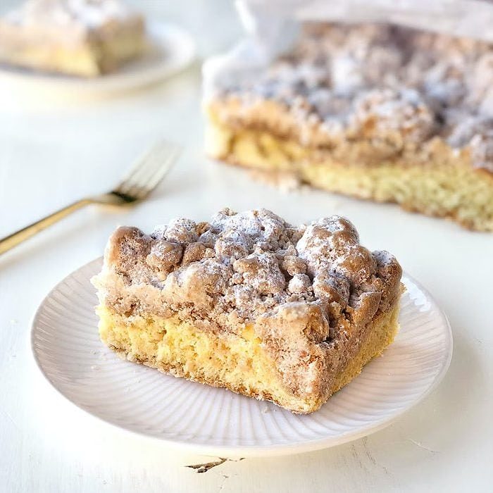 Legendary Heavy Crumb Cake 2 Pack Ecomm Via Goldbelly.com 