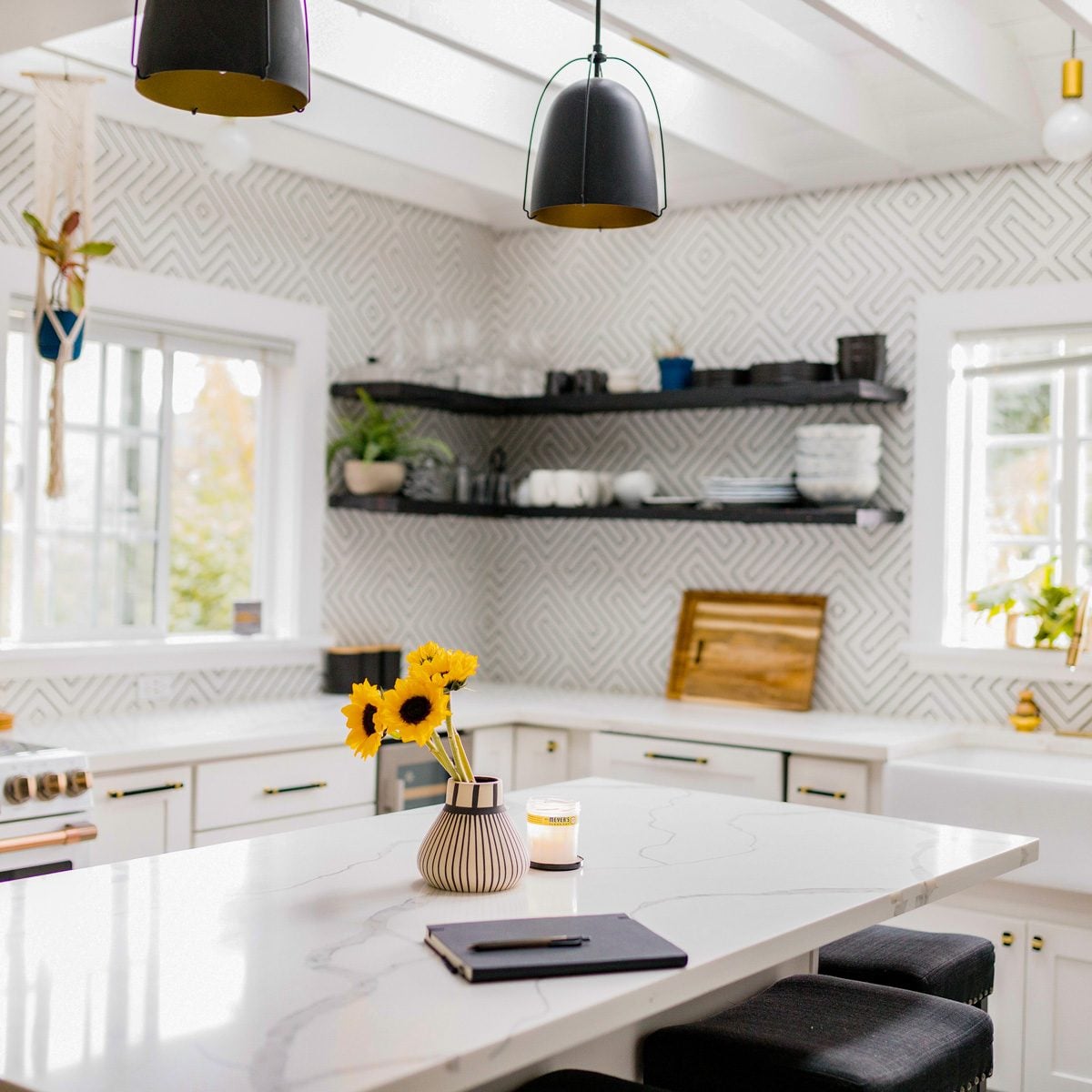 10 Things You Shouldn’t Store on Your Kitchen Counter