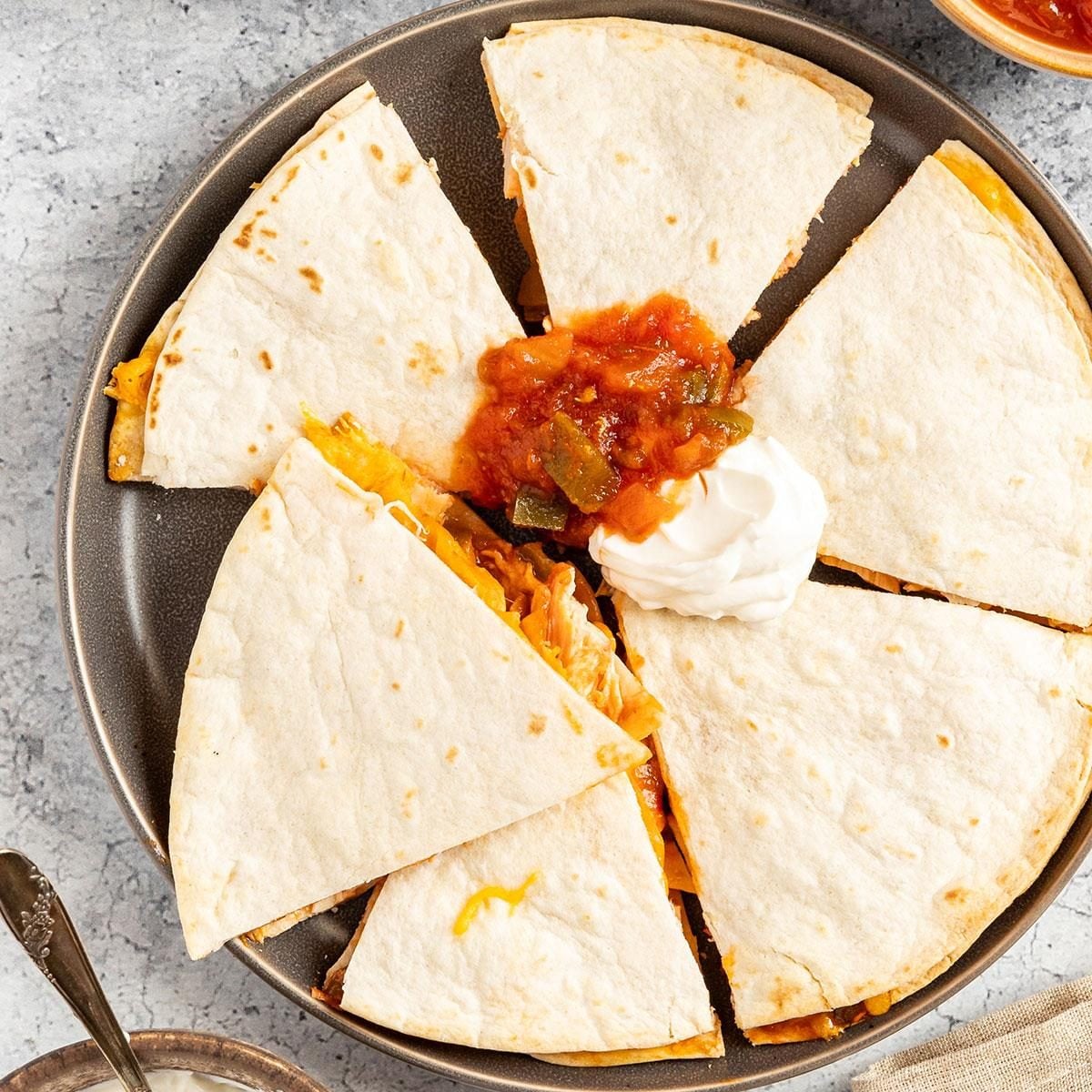 Barbecue Chicken Quesadilla Exps Tohd24 176457 Kristinavanni 7