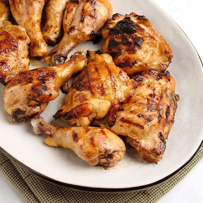 Grilled Chicken Thighs And Drumsticks Exps Tohd24 24818 Christinema 6