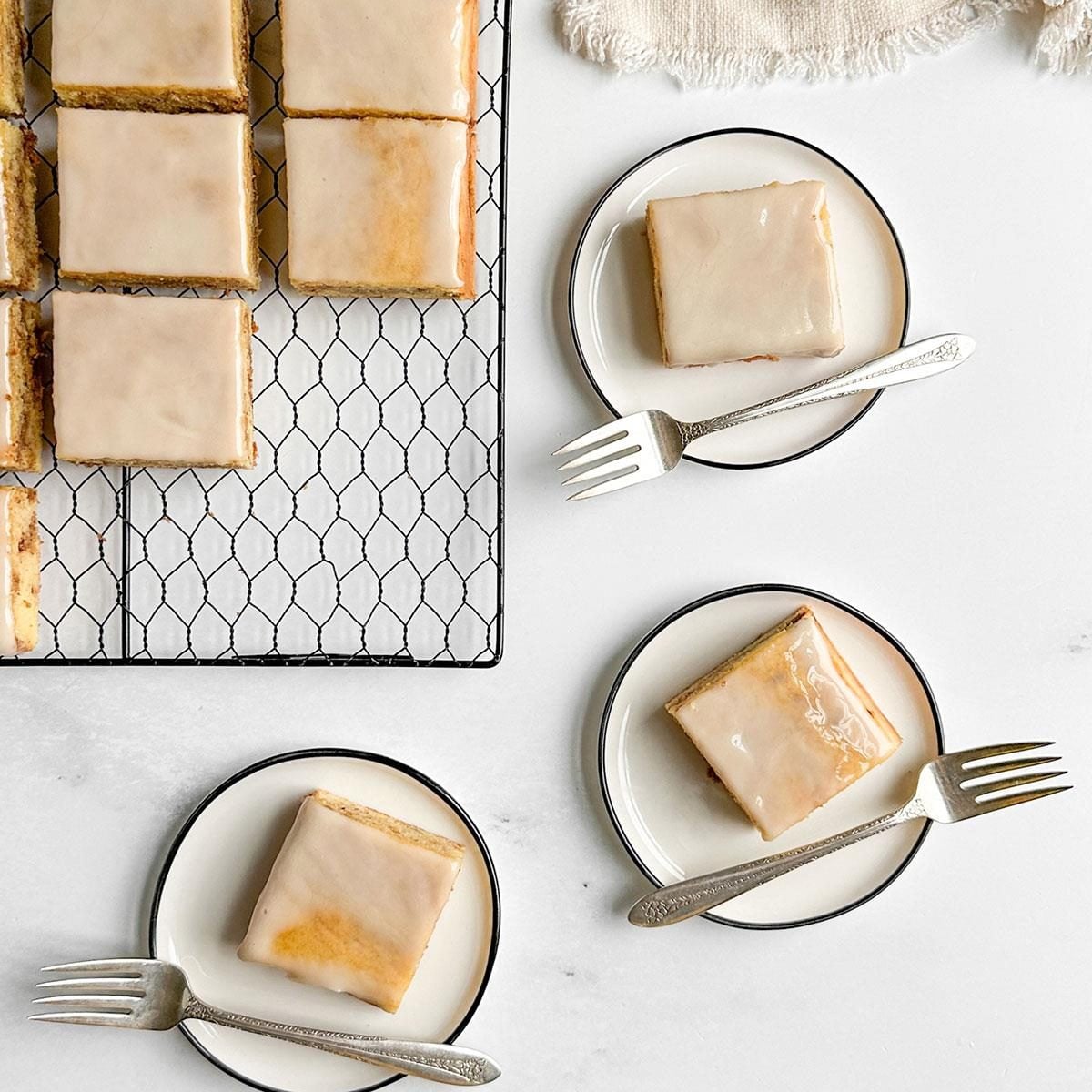 Honey Bun Cake