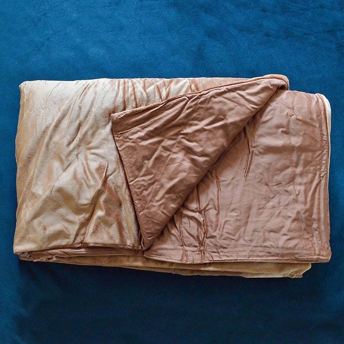 Toha25 Luxome Weighted Blanket With Cover Emily Way 07 Ssedit
