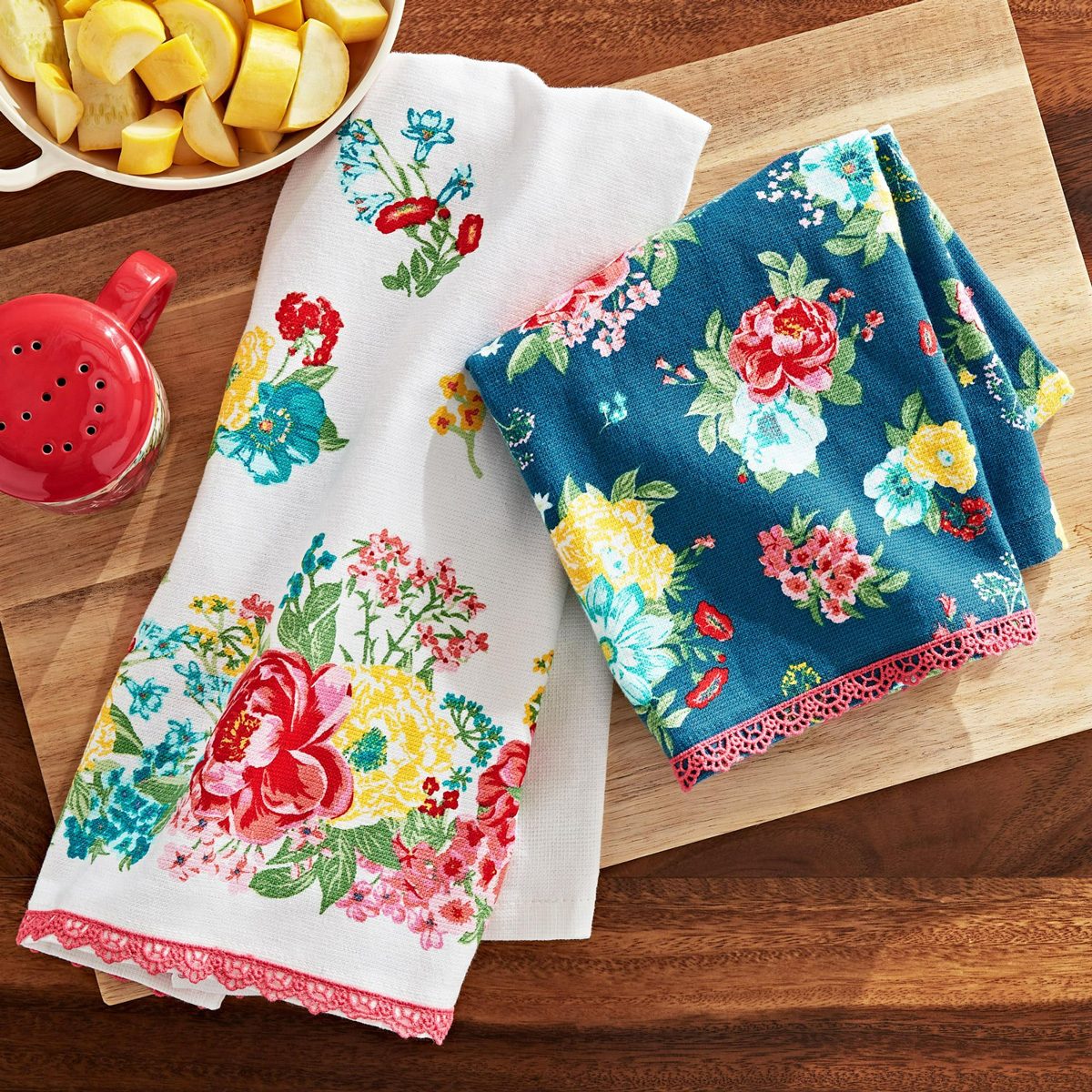The Pioneer Woman Fancy Flourish Kitchen Towel Set