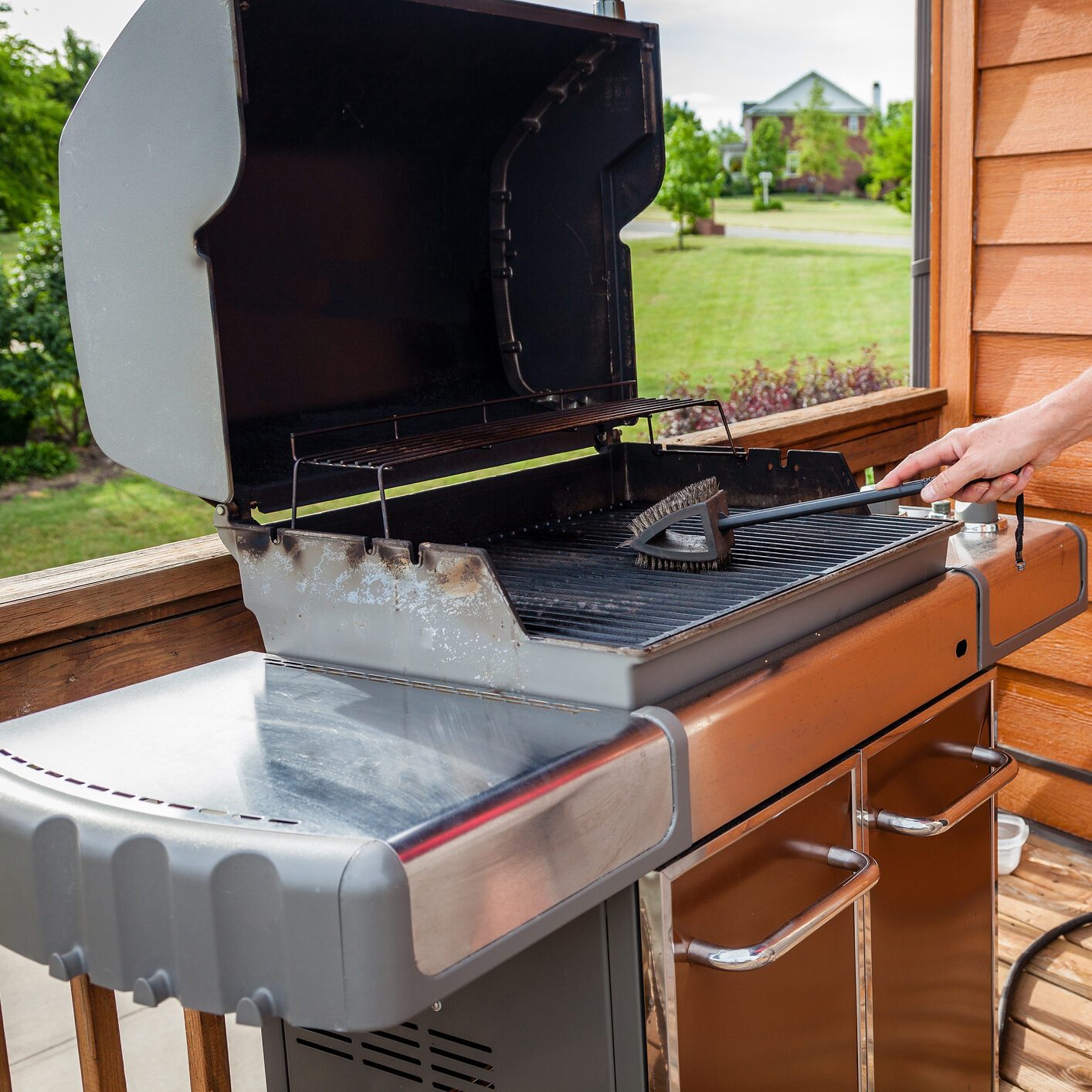 Cleaning grill
